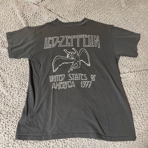 Led Zeppelin t-shirt